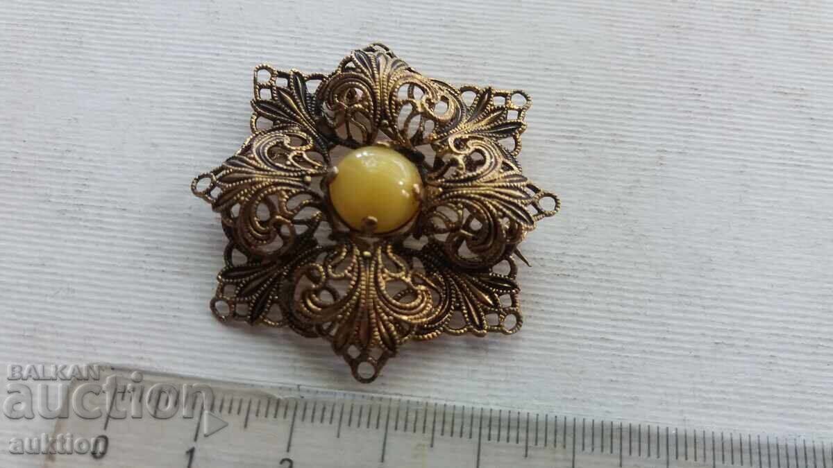 Доставка на СТАРА МАСИВНА БРОНЗОВА БРОШКА С КАМЪНИ