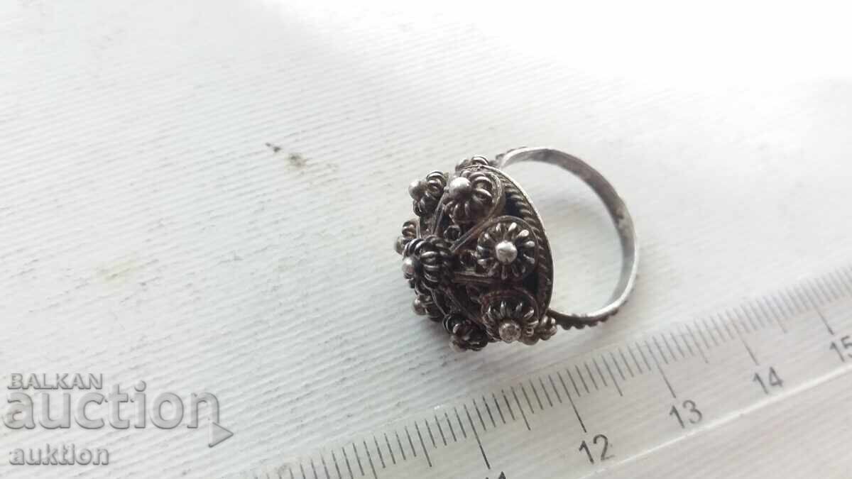 СРЕБЪРЕН ФИЛИГРИРАН ПРЪСТЕН КОПИЕ НА ВЪЗРОЖДЕНСКИ с цена 49.99 лв. | € 25.56 СРЕБЪРЕН ФИЛИГРИРАН ПРЪСТЕН КОПИЕ НА ВЪЗРОЖДЕНСКИ с цена 49.99 лв. | € 25.56