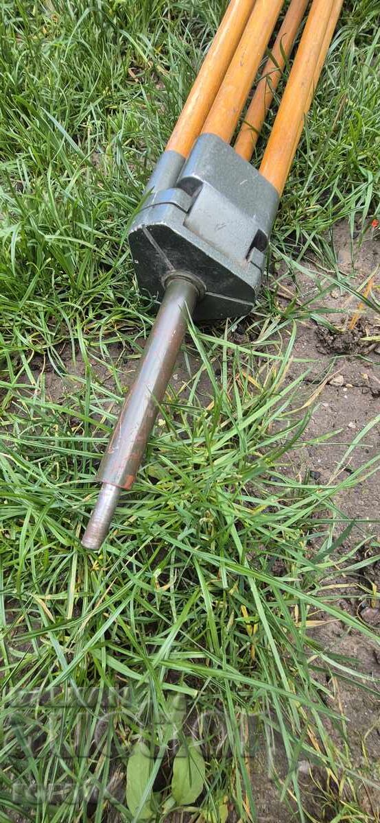 Παράδοση Στρατιωτικό Τρίποδο