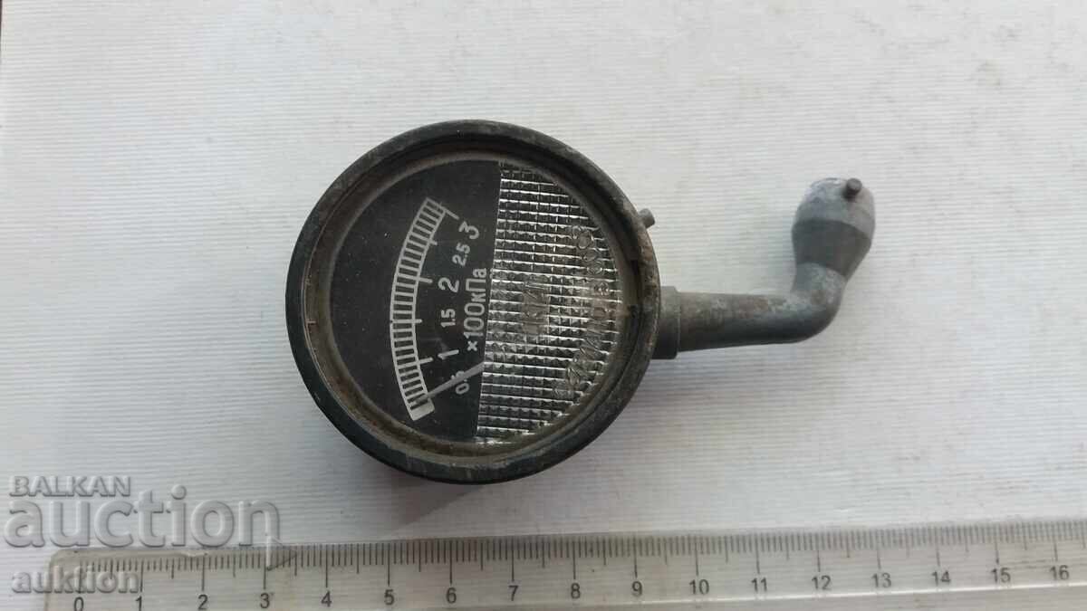 Auction  Barometers - for measuring atmospheric pressure