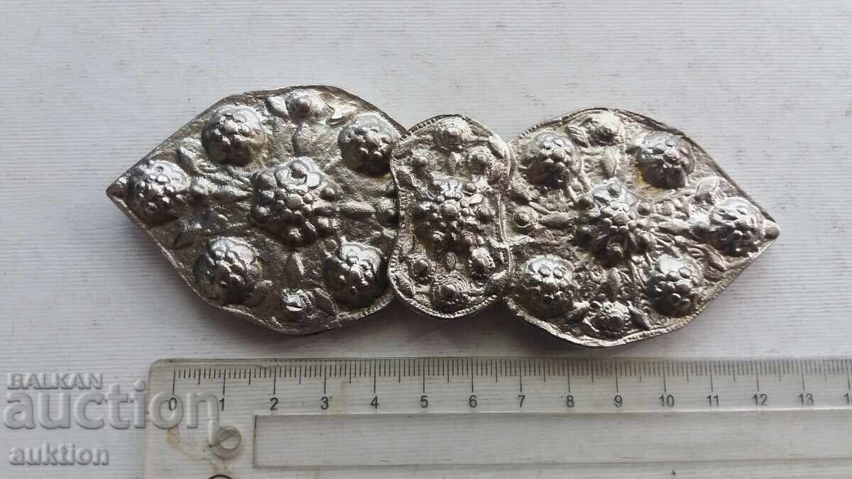 PAFTALE MASIVE DIN BRONZ - ARGINTATE cu preț 49.99 BGN | € 25.56 PAFTALE MASIVE DIN BRONZ - ARGINTATE cu preț 49.99 BGN | € 25.56