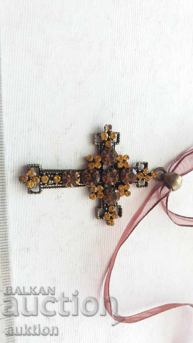 CRUCE CU PIETRE - LĂNȚIȘOR - NOU-NOUȚ cu preț 4.99 BGN | € 2.55