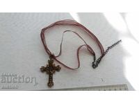 CRUCE CU PIETRE - LĂNȚIȘOR - NOU-NOUȚ