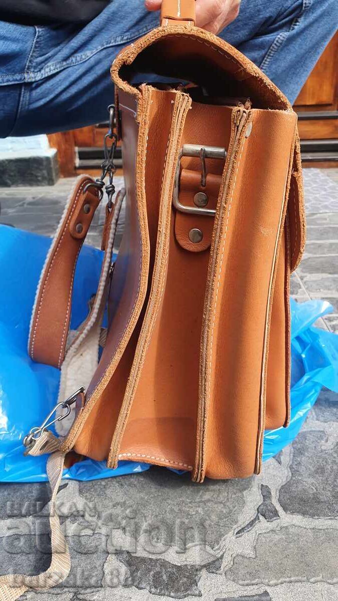 Παλιά δερμάτινη τσάντα Άριστη κατάσταση με τιμή 80.00 BGN | € 40.90