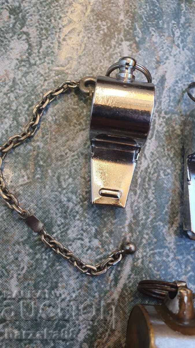 Παλιό σφύριγμα Παλιό σφύριγμα