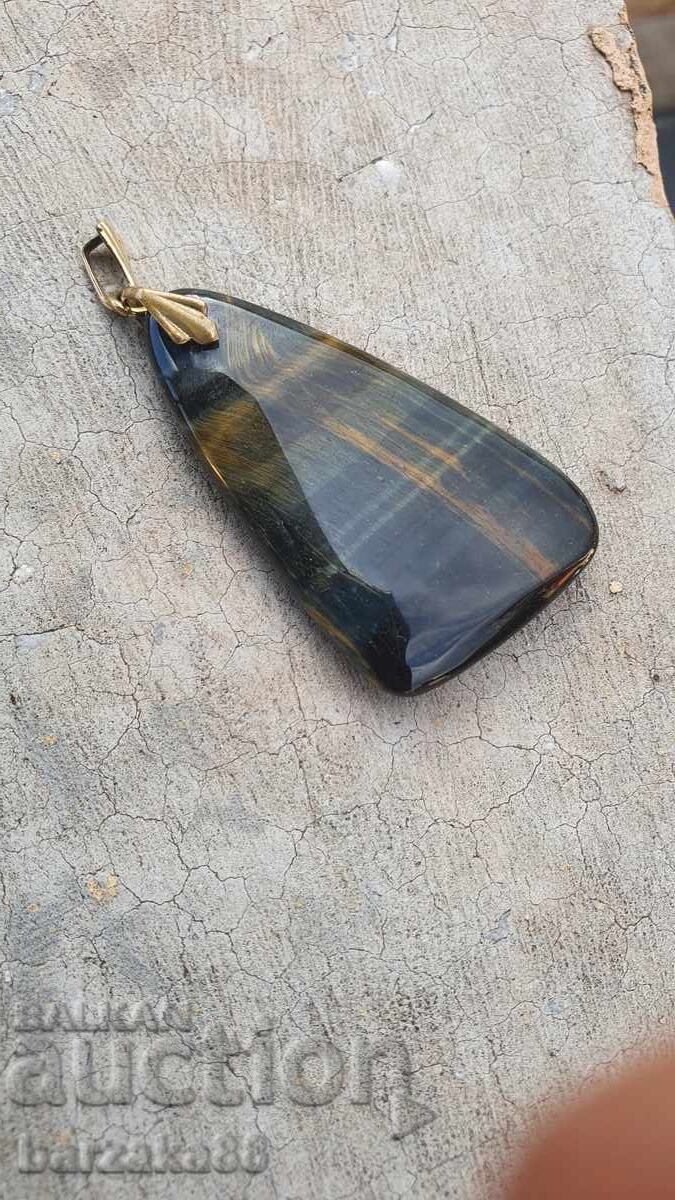 Παράδοση Κρεμαστό με μάτι γάτας Παράδοση Κρεμαστό με μάτι γάτας