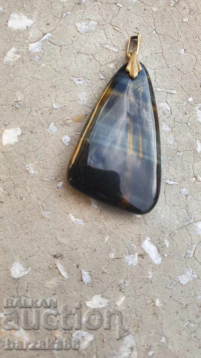 Κρεμαστό με μάτι γάτας Κρεμαστό με μάτι γάτας