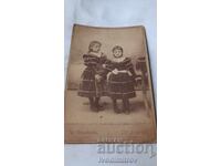 Снимка Две момичета Картон