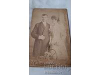 Fotografie Bărbat și femeie tânără Carton