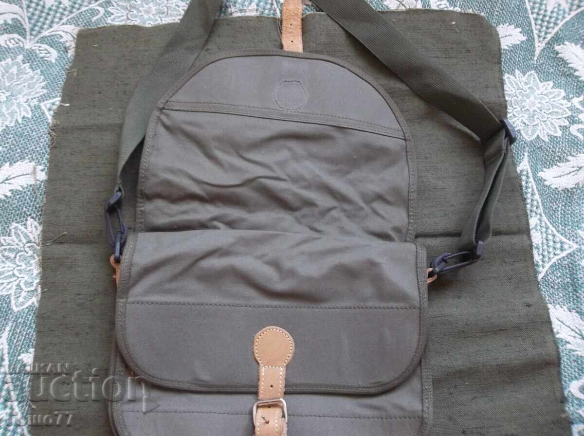 Geantă mică cu preț 10.00 BGN | € 5.11