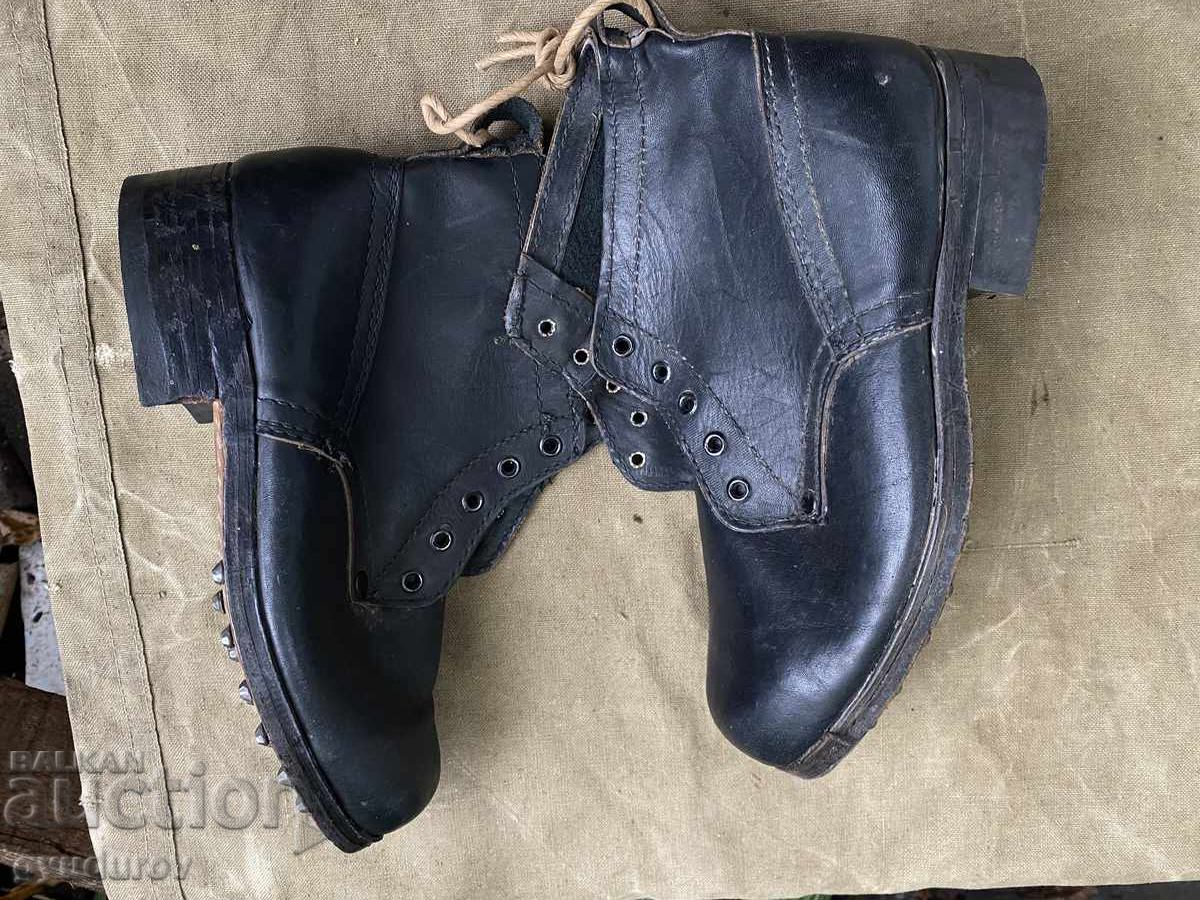 Цинтари с цена 23.00 лв. | € 11.76 Цинтари с цена 23.00 лв. | € 11.76