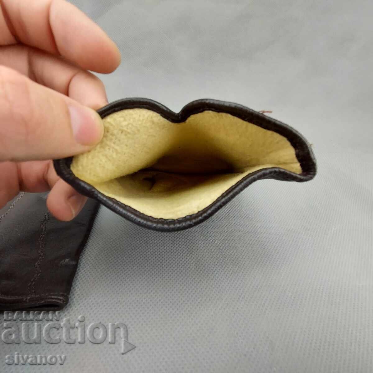 Delivery of Old women's dark brown leather gloves #3276