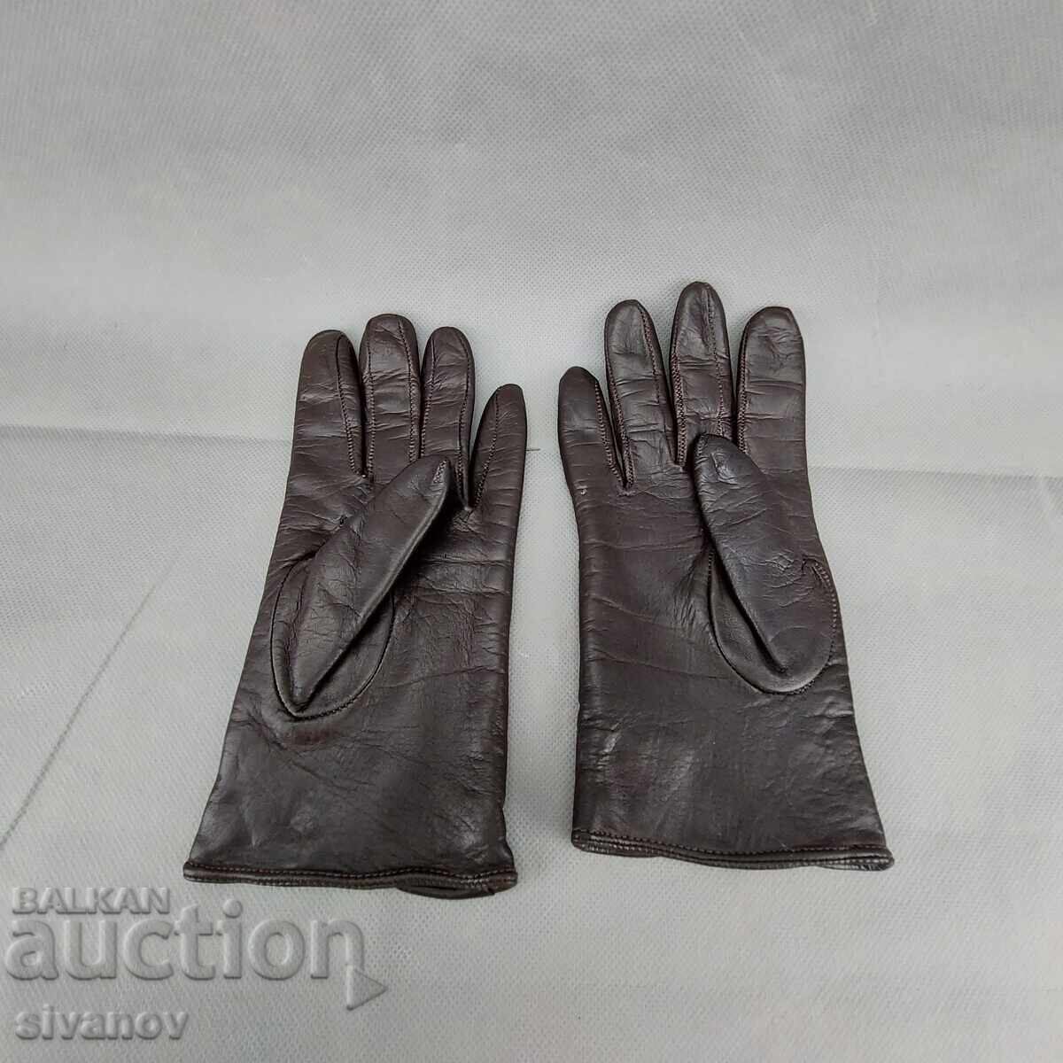 Old women's dark brown leather gloves #3276
