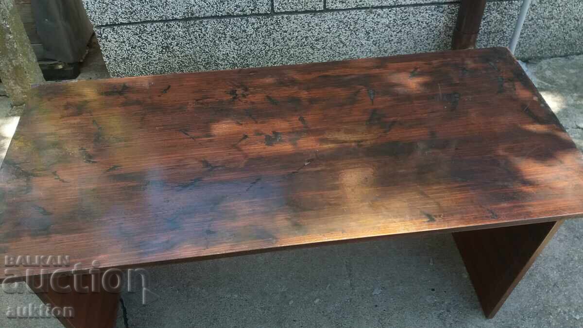 FOLDING SOCIAL TABLE