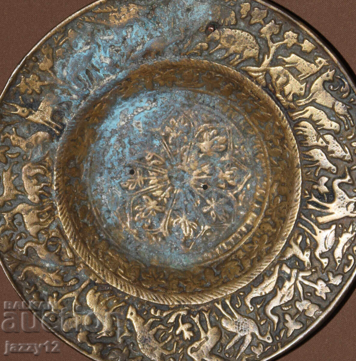 Delivery of Old small bronze decorative plate