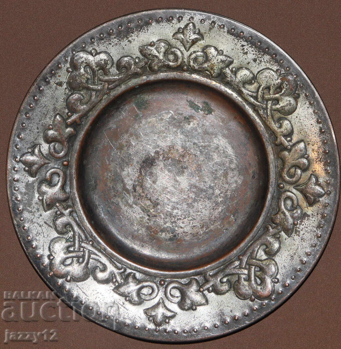 Auction  Antique 17 cm metal decorative plate