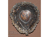 Veche mică cupă decorativă argintată inimă