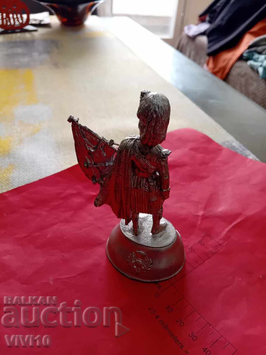 Старинна фигура, калай,Англия с цена 30.00 лв. | € 15.34 Старинна фигура, калай,Англия с цена 30.00 лв. | € 15.34