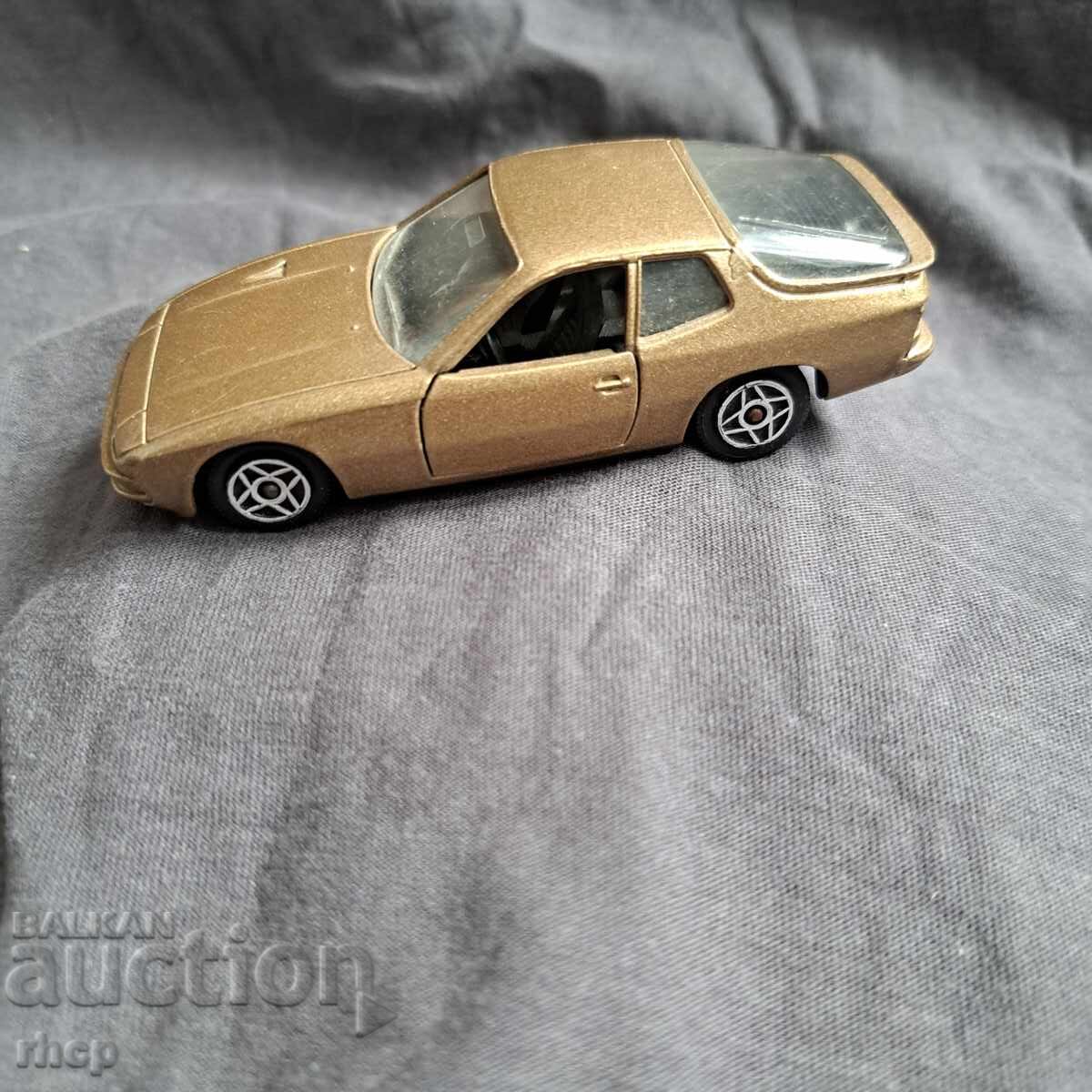 Аукцион Porsche 924 1/43 Solido модел кола