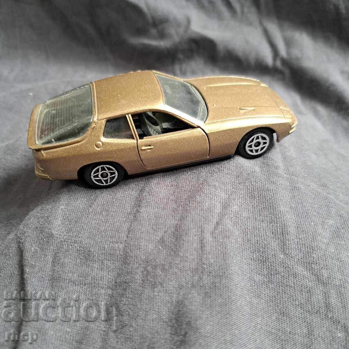 Porsche 924 1/43 Solido модел кола
