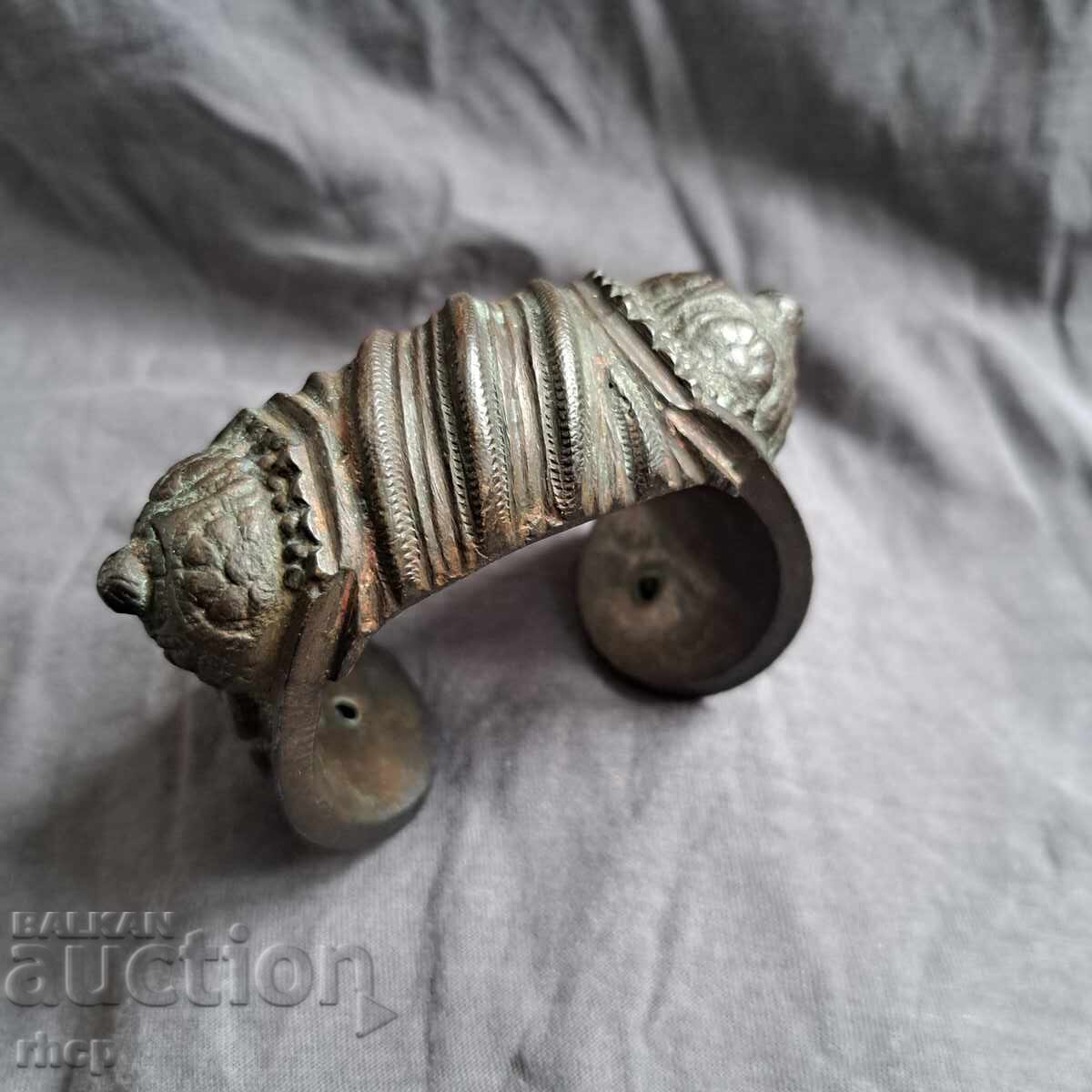 Renaissance slingshot bracelet Renaissance slingshot bracelet