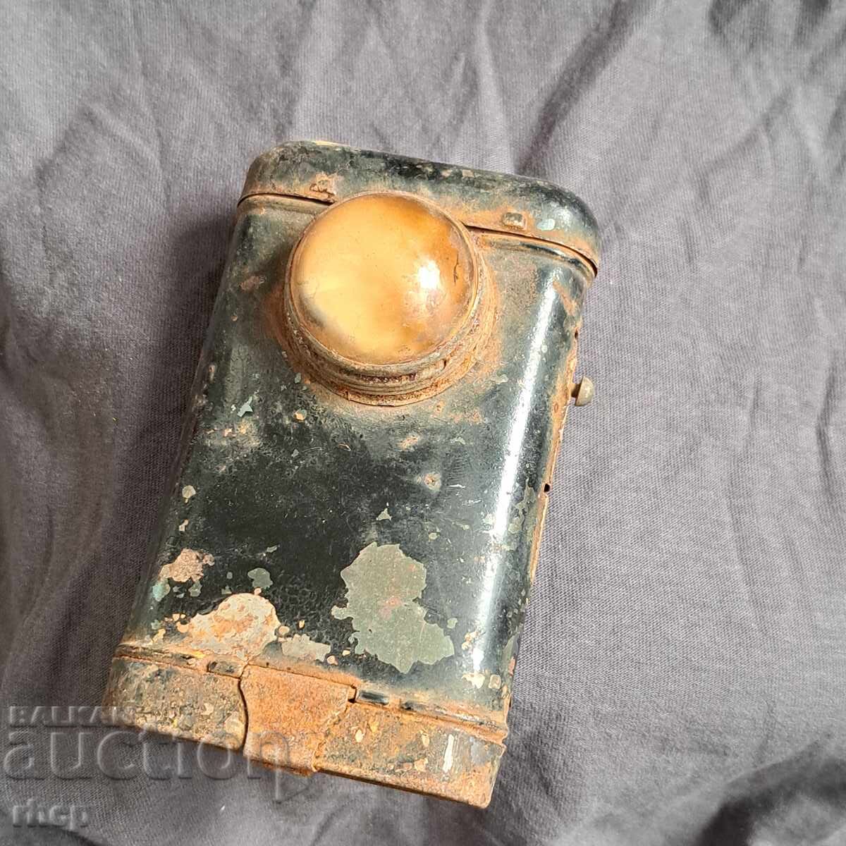 Pertrix lanternă veche, din Germania Reich Pertrix lanternă veche, din Germania Reich