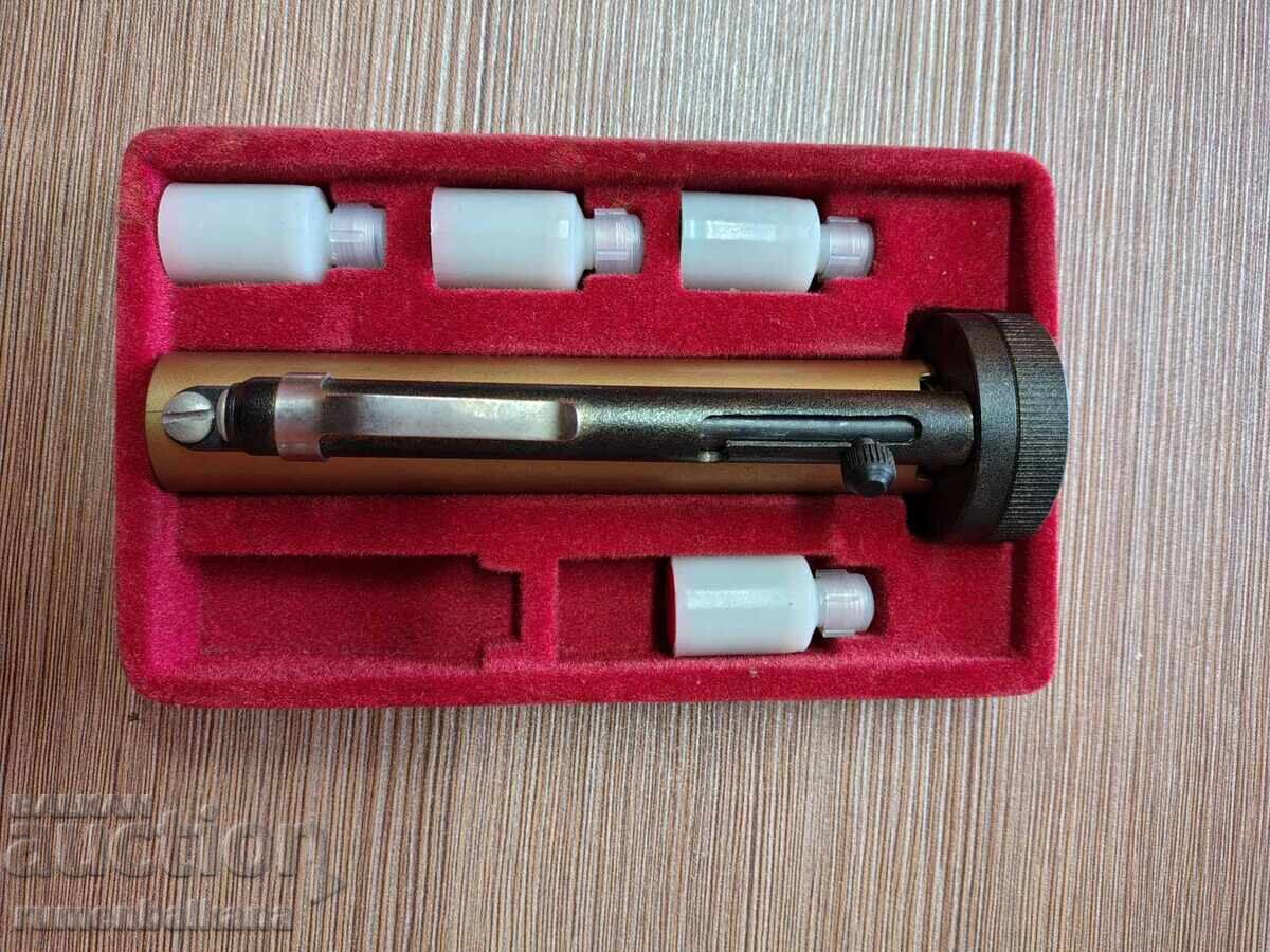 Ракетник с цена 77.00 лв. | € 39.37