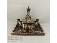 Sticlă veche sculptată, pictată, din lemn cu 6 cești #3293