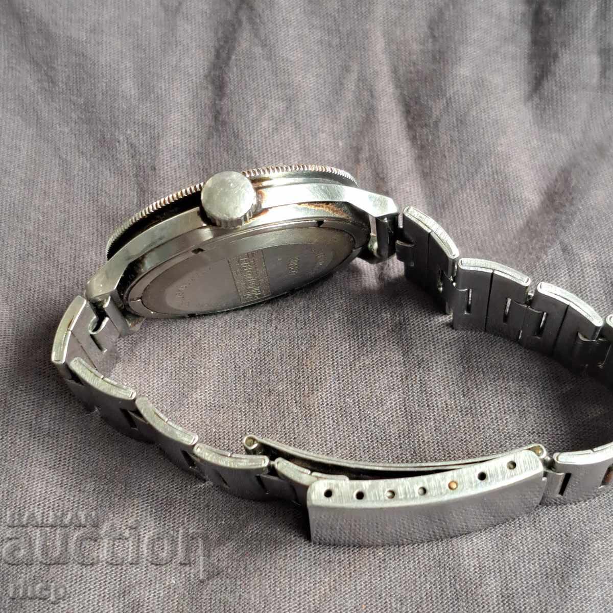 Vostok Amfibiya Komandirski ρωσικό χειροποίητο ρολόι με τιμή 105.99 BGN | € 54.19