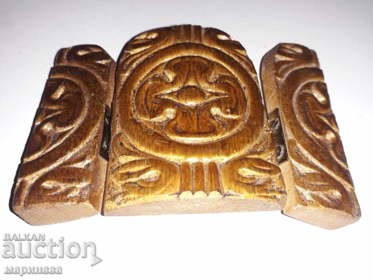 Auction  ICON. TRIPTYCH. WOODCARVING, GOLD PLATING