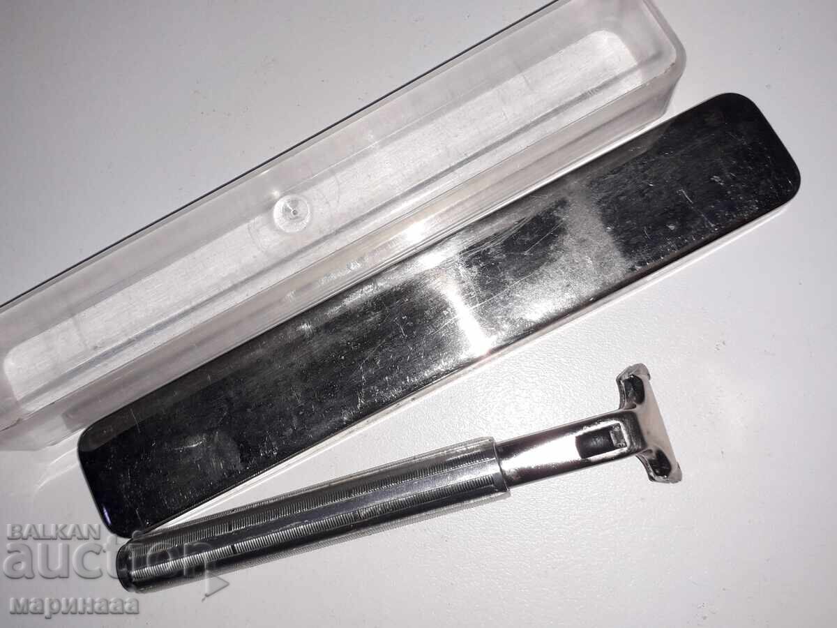 OLD GILLETTE RAZOR IN BOX - 5