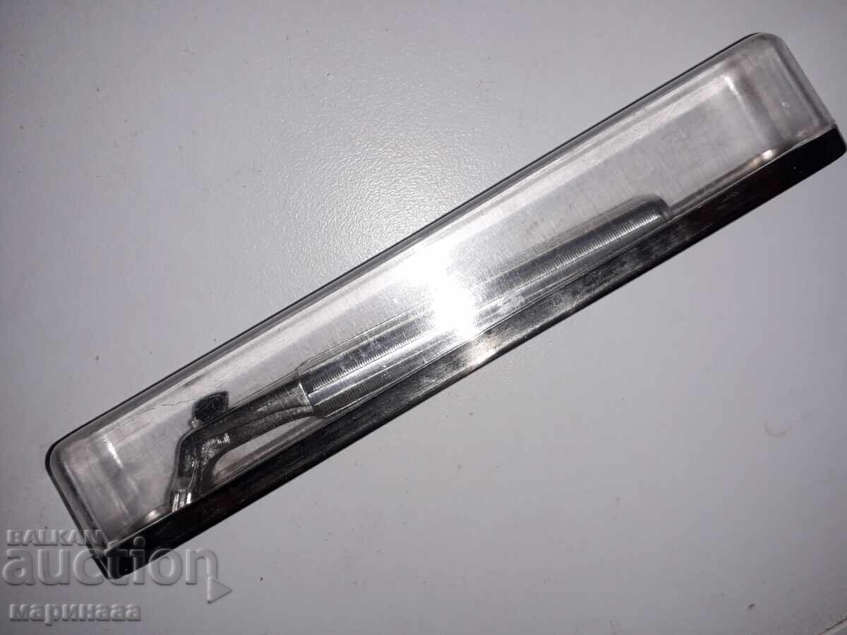 OLD GILLETTE RAZOR IN BOX