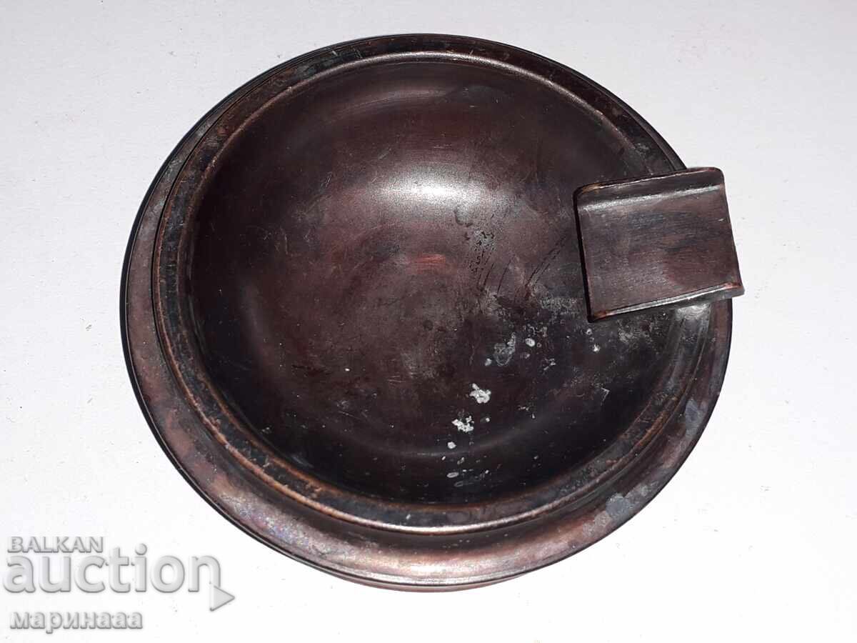 МАСИВЕН МЕДЕН ПЕПЕЛНИК.ВРАЦА с цена 8.00 лв. | € 4.09 МАСИВЕН МЕДЕН ПЕПЕЛНИК.ВРАЦА с цена 8.00 лв. | € 4.09