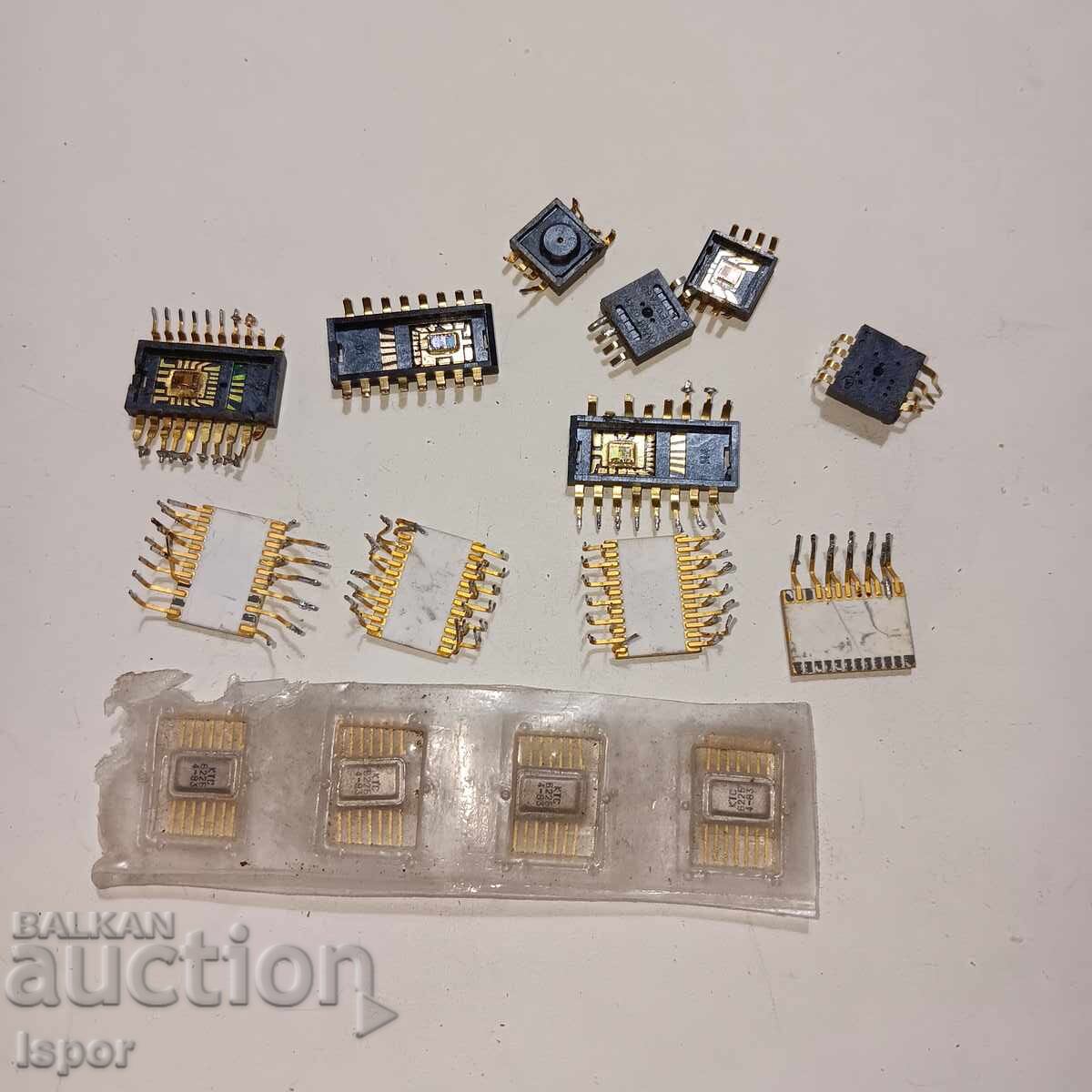 Gold-plated microchips with price 15.00 BGN | € 7.67