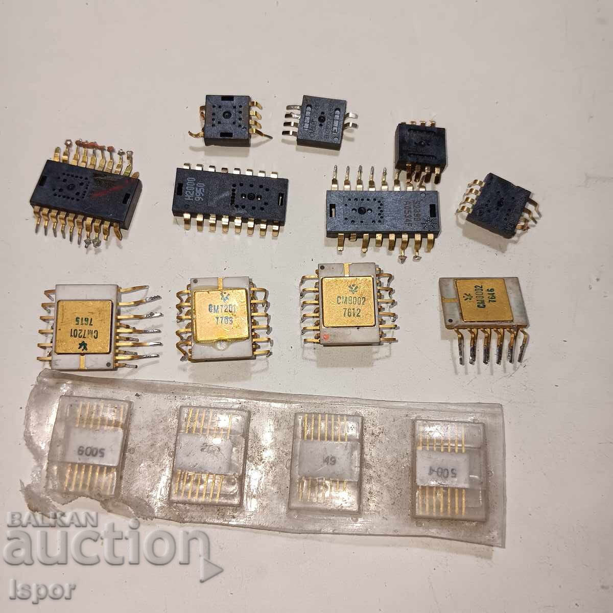 Gold-plated microchips