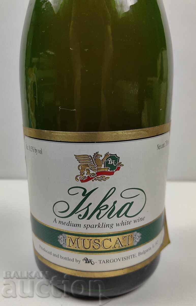 2000 CHAMPAGNE ISKRA FULL BOTTLE BOTTLE UNFIT FOR USE with price 29.00 BGN | € 14.83