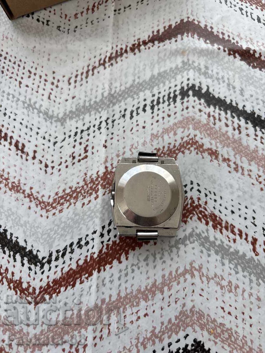 Old Seiko watch with price 35.00 BGN | € 17.90 Old Seiko watch with price 35.00 BGN | € 17.90