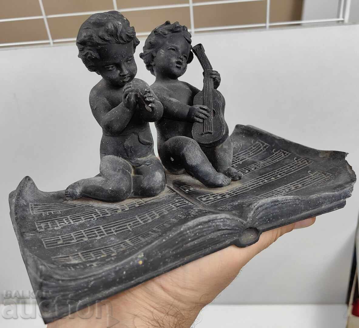 FIGURĂ METALICĂ COMPUNERE STATUETĂ NOTE MUZICALE CU NOTE