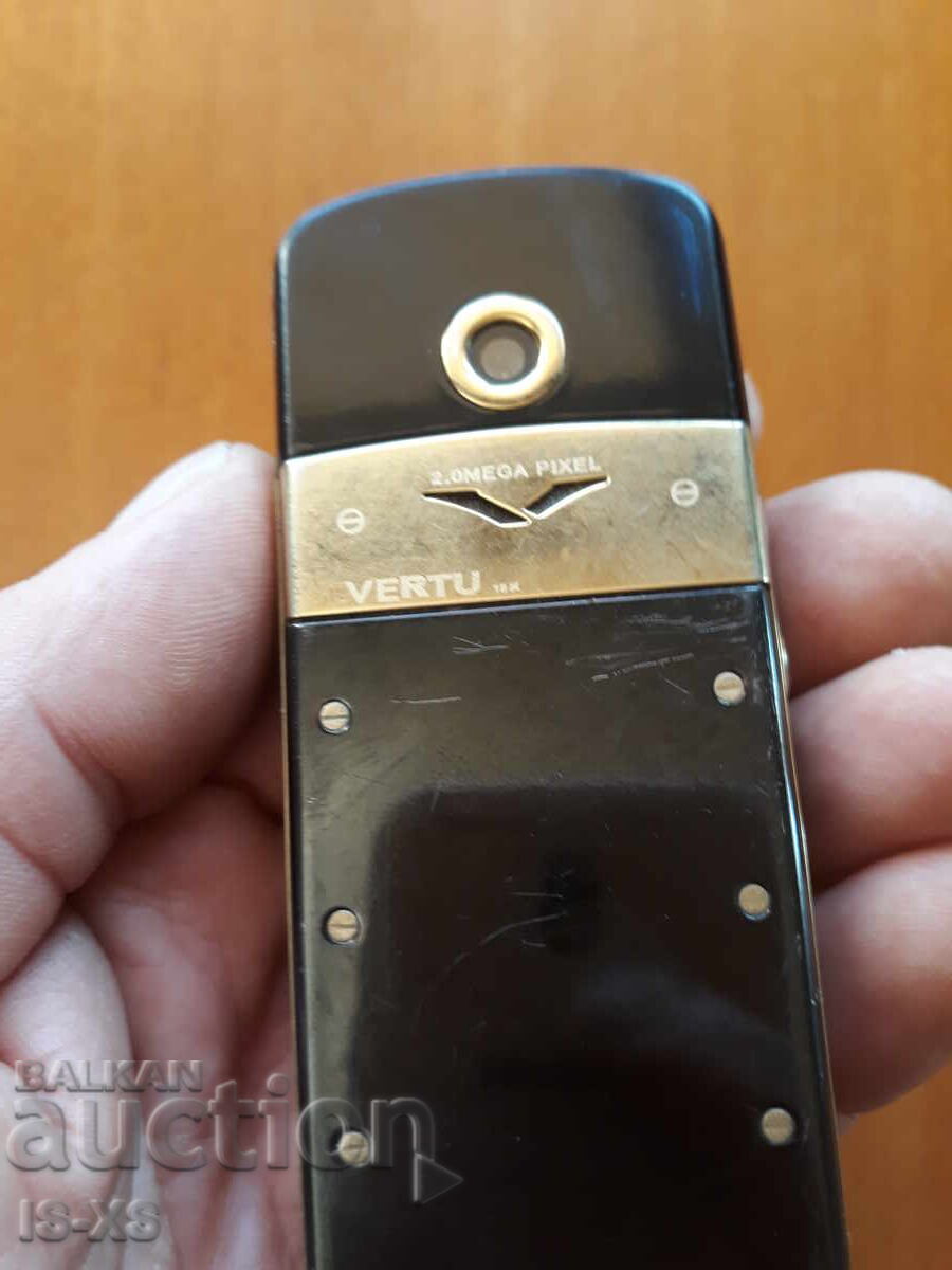 GSM VERTU RRR 18k cu preț 300.00 BGN | € 153.39 GSM VERTU RRR 18k cu preț 300.00 BGN | € 153.39