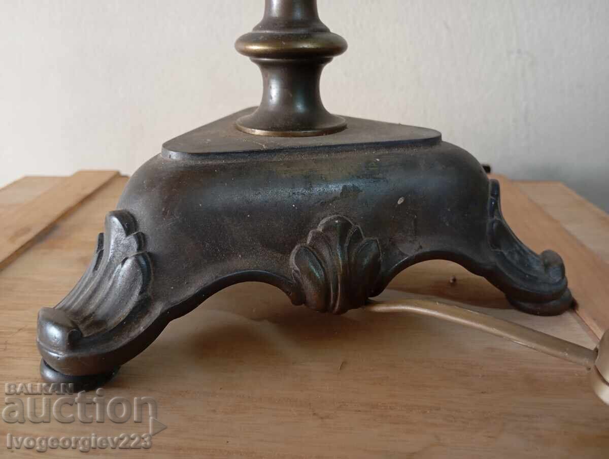 Vintage επιτραπέζιο φωτιστικό με τιμή 98.00 BGN | € 50.11