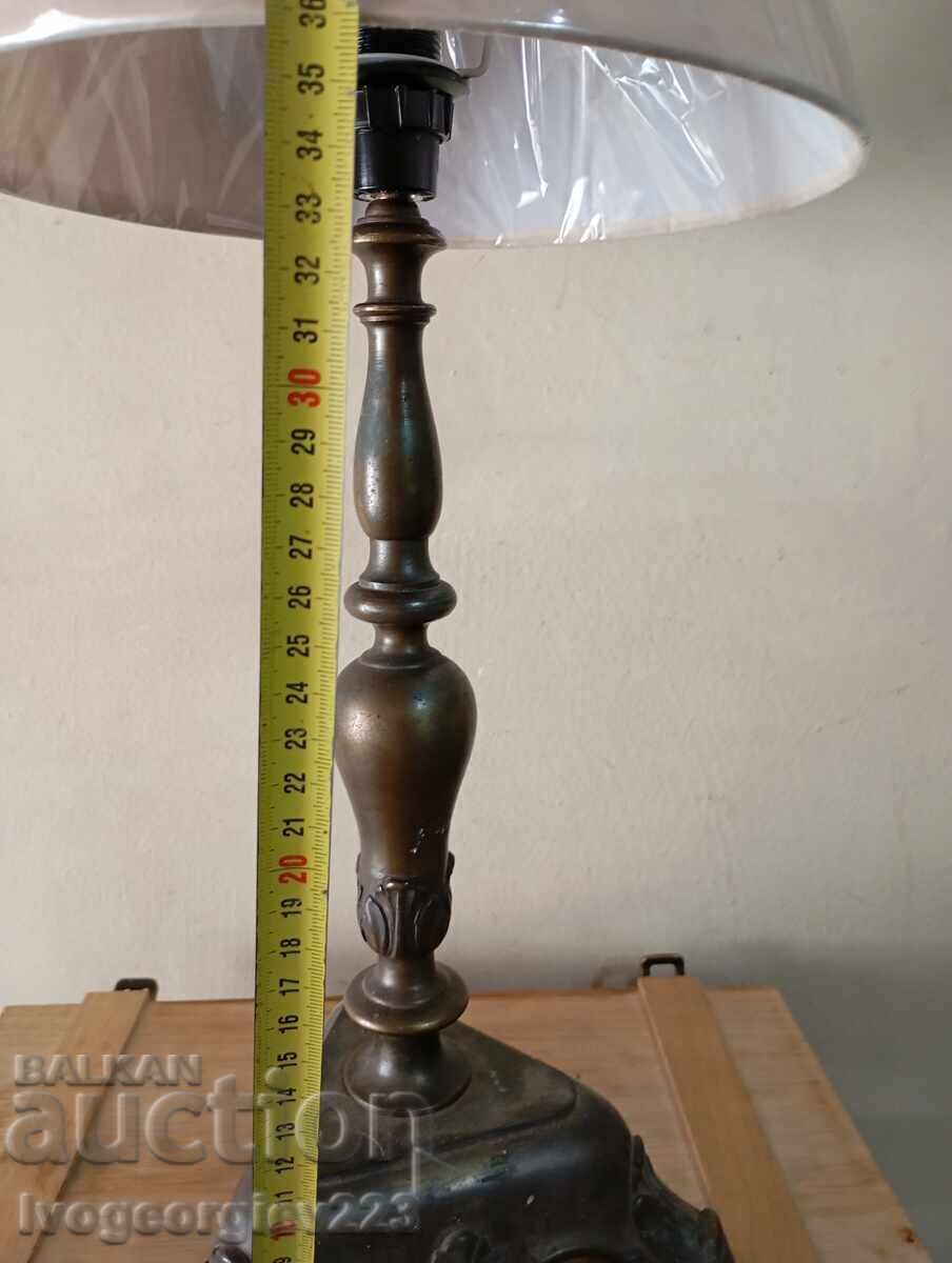 Δημοπρασία Vintage επιτραπέζιο φωτιστικό