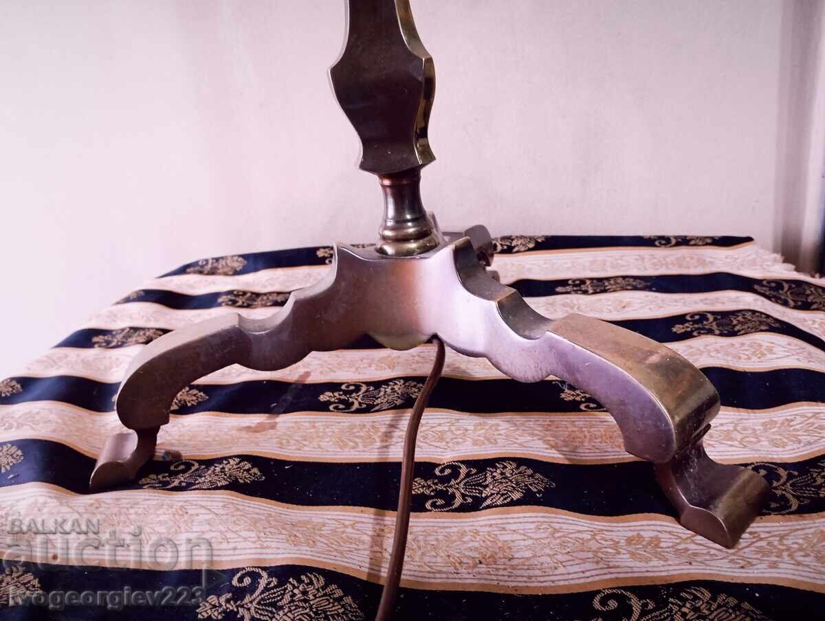 Auction  Vintage lamp