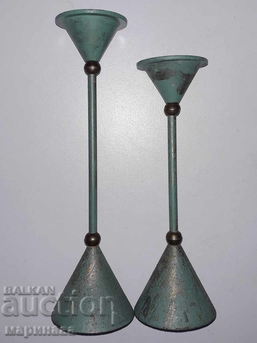 SET OF SOLID CANDLESTICKS