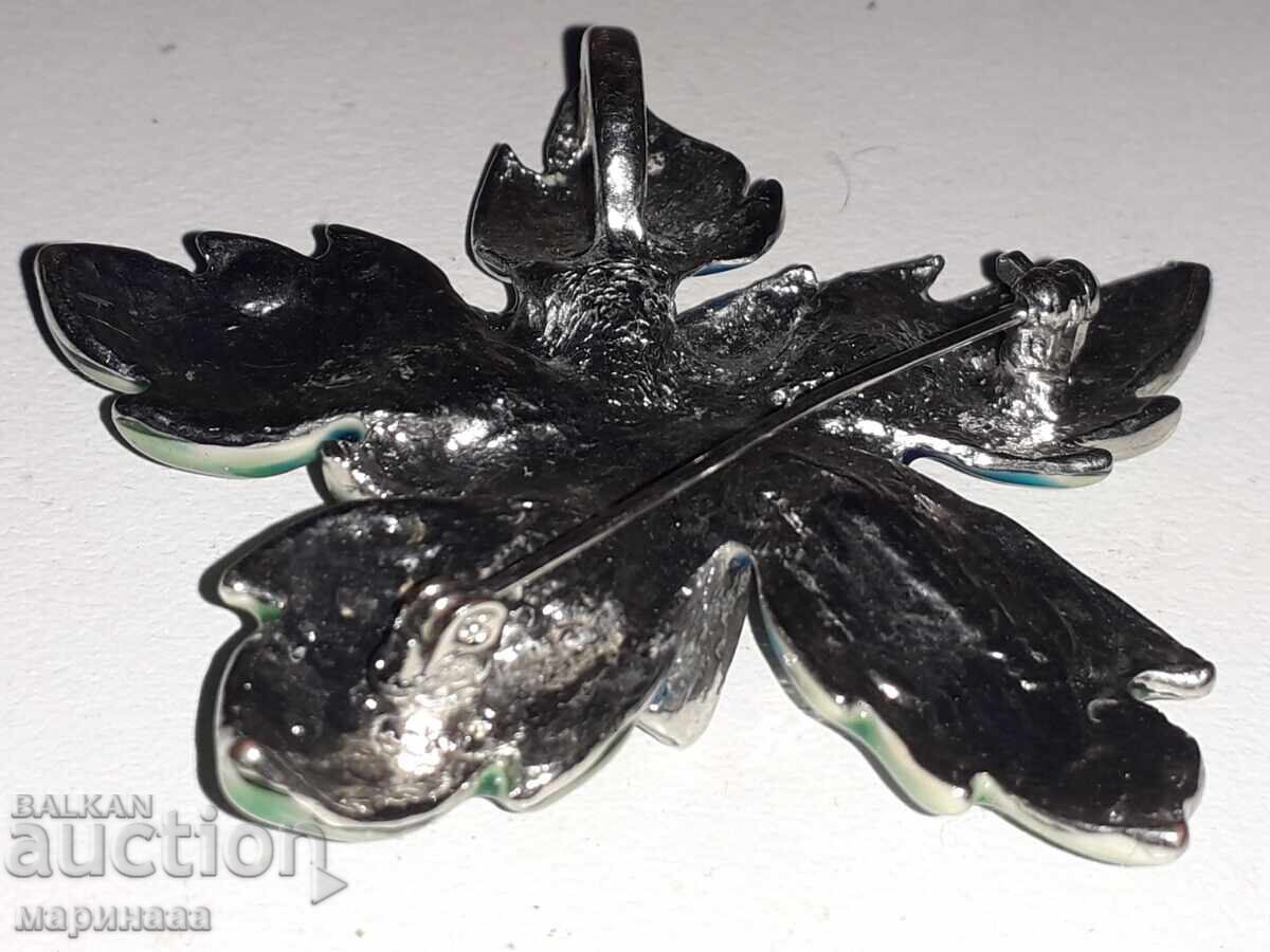 Delivery of BROOCH - PENDANT. METAL, ENAMEL