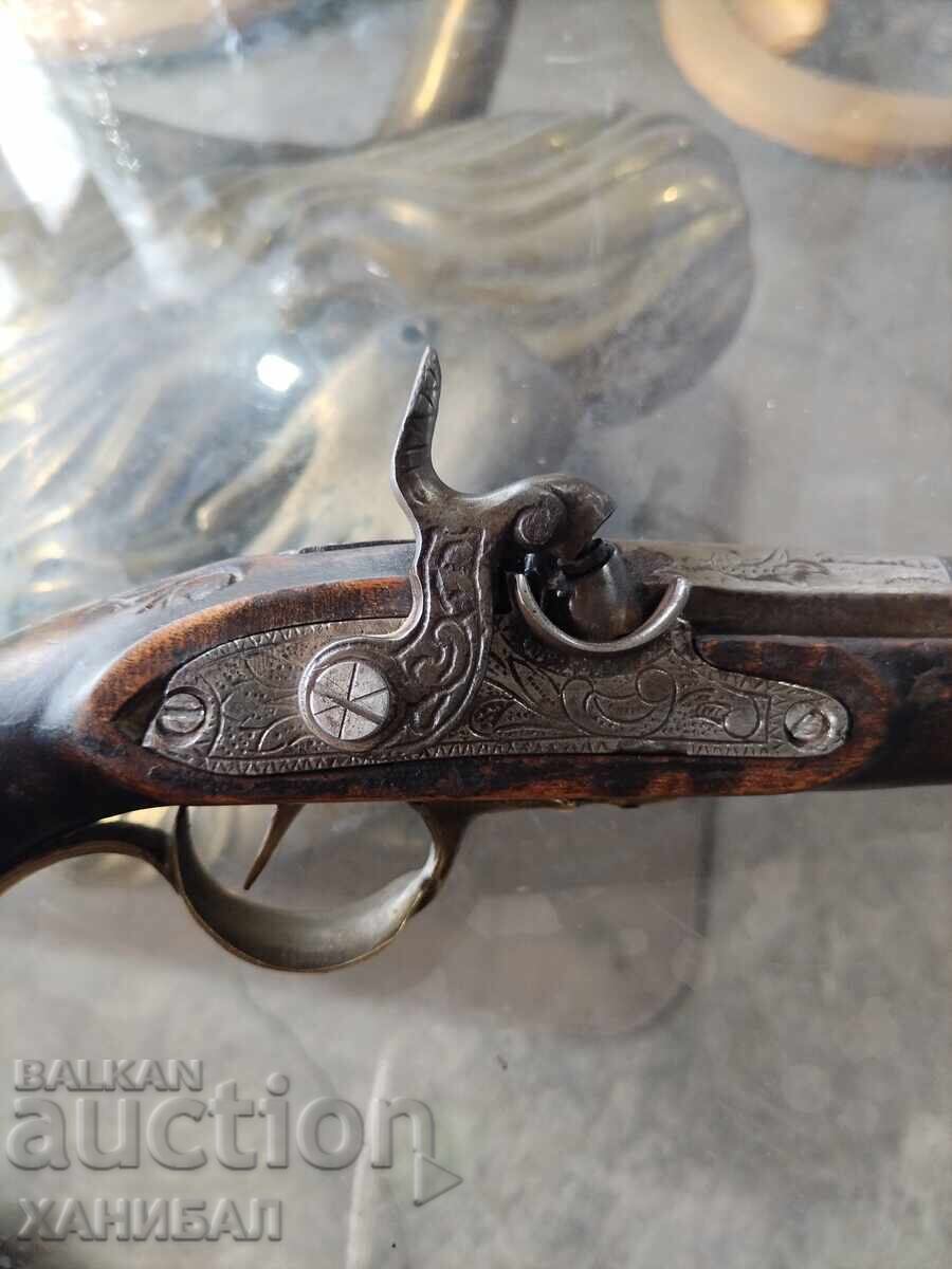 Auction OLD CAPSULE PISTOV Auction OLD CAPSULE PISTOV