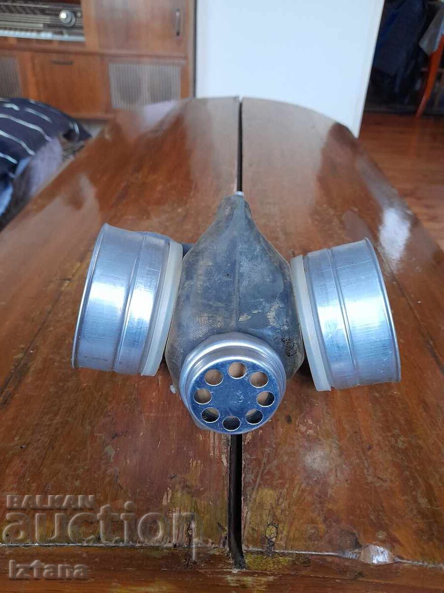 Old gas mask, respirator RU-60M with price 55.00 BGN | € 28.12