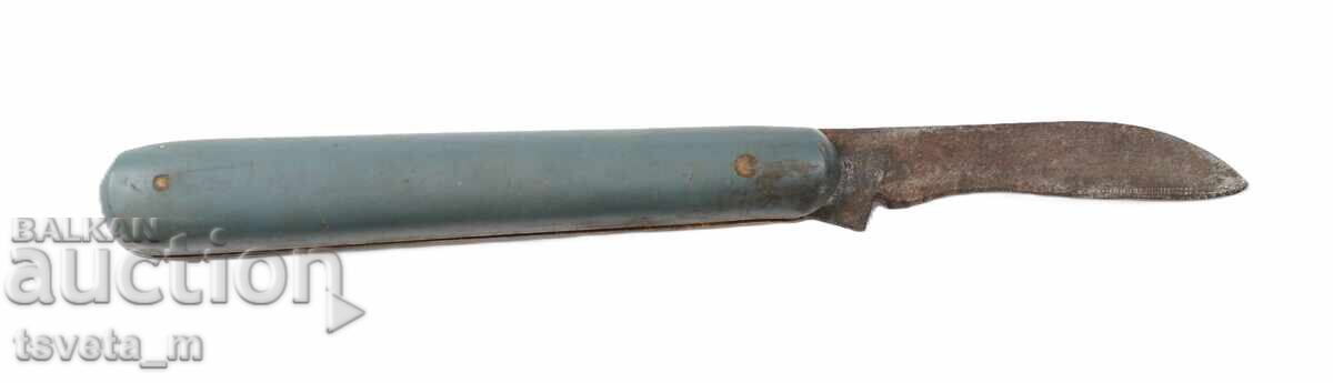 Auction A pocket knife Auction A pocket knife