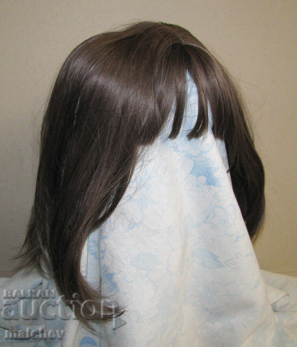 Auction  Wig made of artificial hair 40 cm light brown straight, excellent