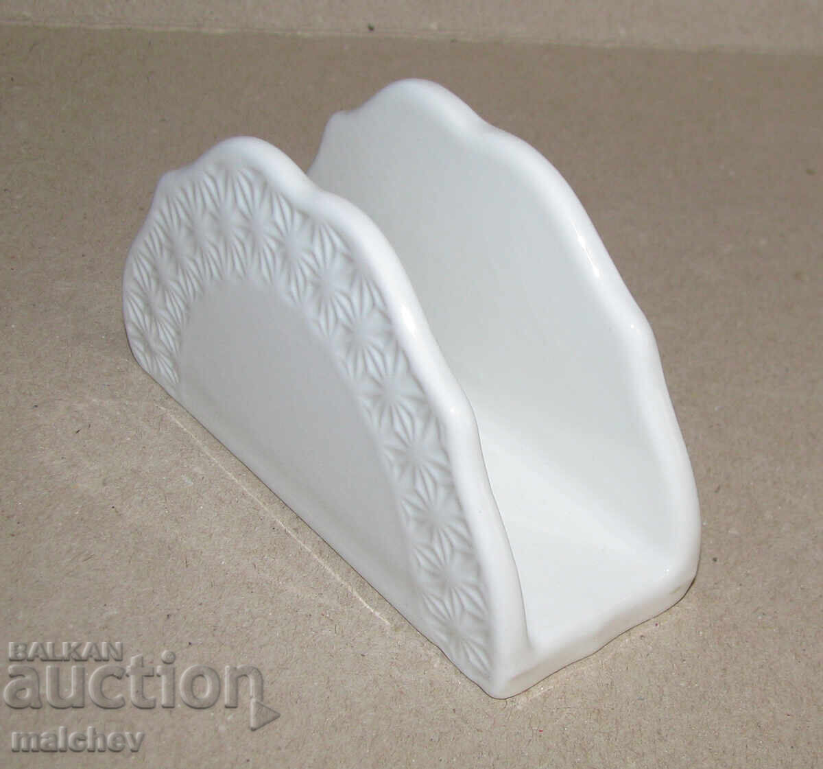 Porcelain white napkin holder, embossed decoration, excellent Porcelain white napkin holder, embossed decoration, excellent