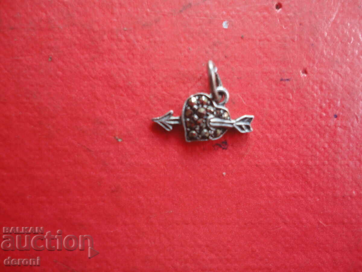 Auction Silver locket pendant with marcasite 830 Auction Silver locket pendant with marcasite 830